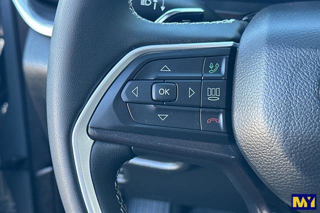 Used 2023 Jeep Grand Cherokee L Laredo w/ Trailer Tow Group (B) image 31