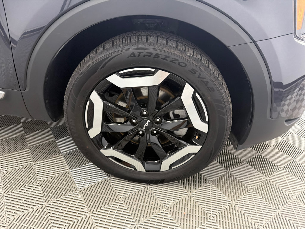 Used 2025 Kia Telluride S FWD image 12
