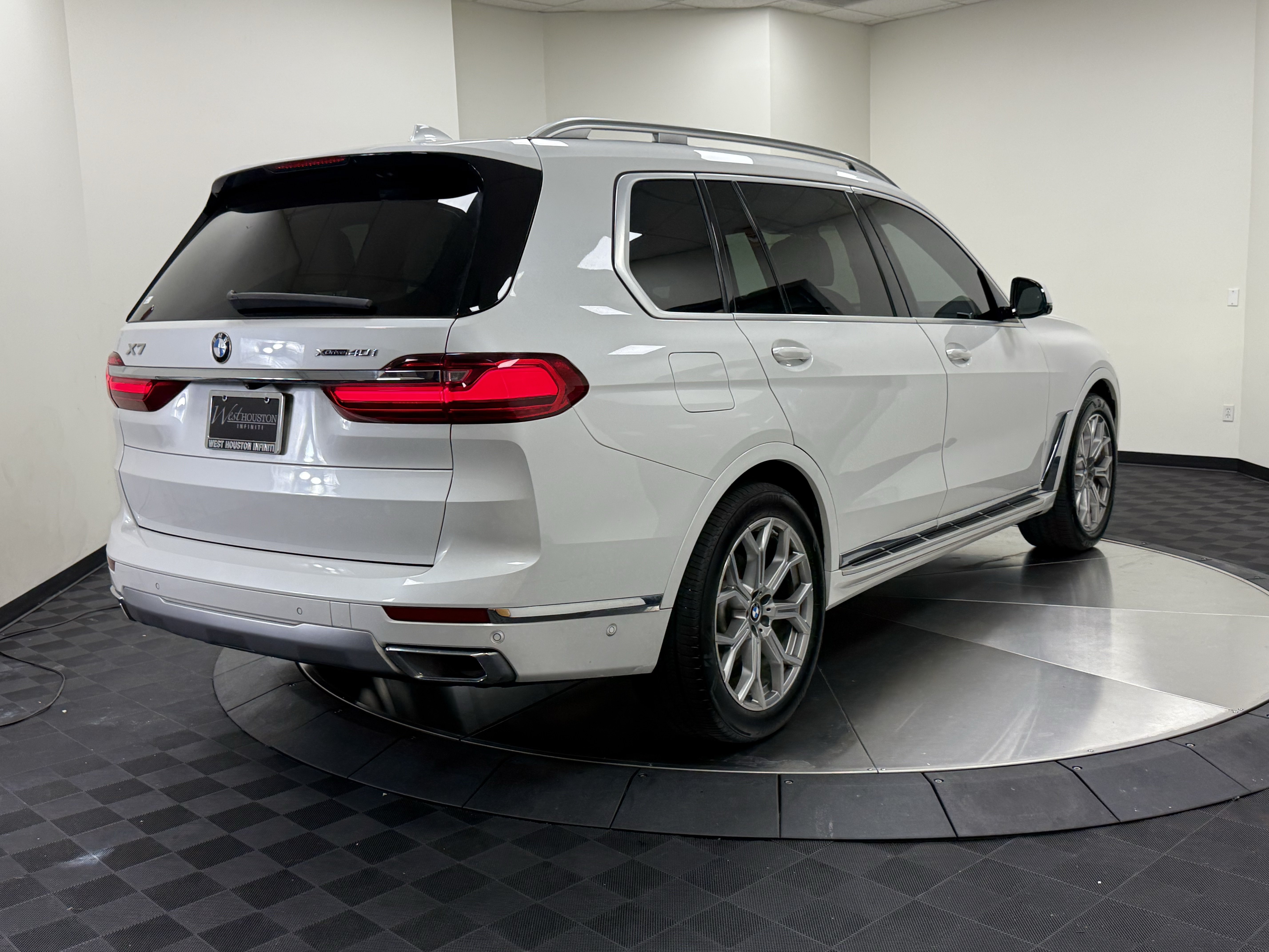 Used 2020 BMW X7 xDrive40i w/ Executive Package AWD/4WD image 7