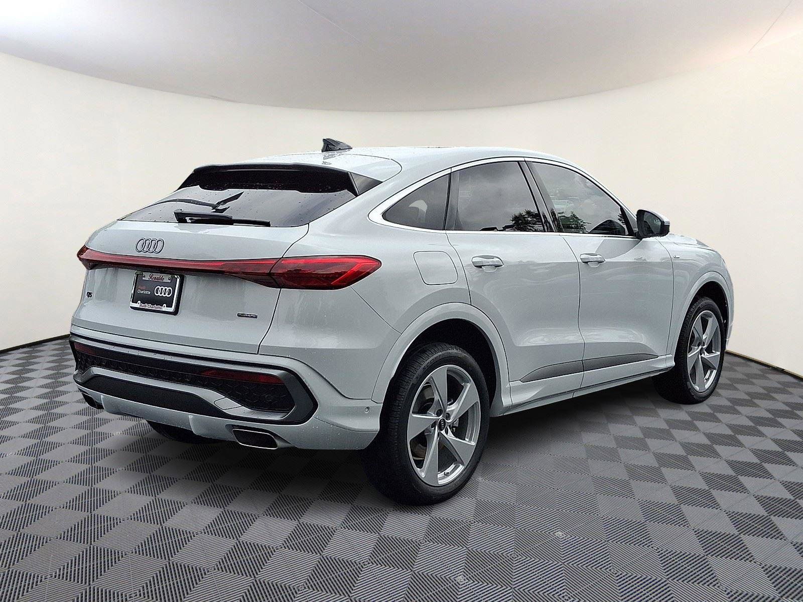 New 2026 Audi Q5 Premium Plus AWD/4WD image 6
