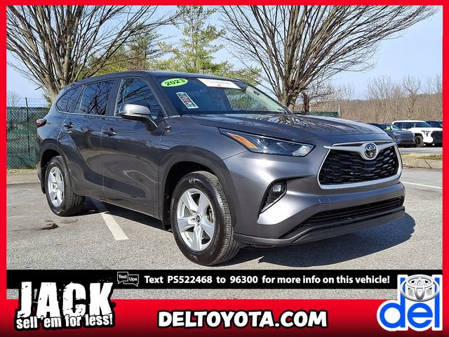 Used 2023 Toyota Highlander LE image 1