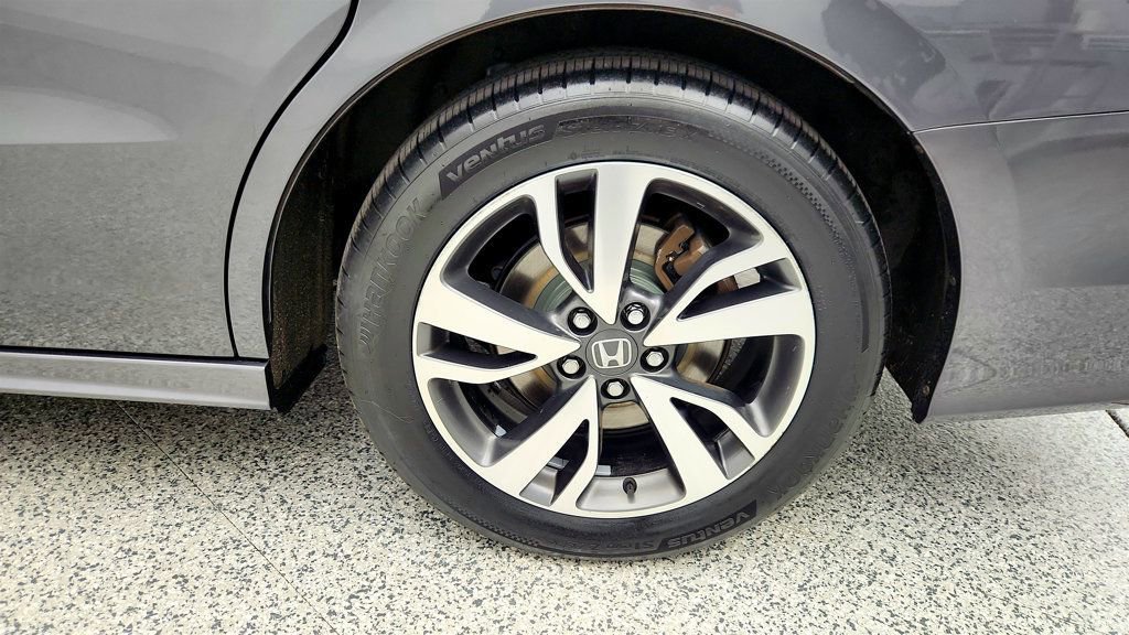 Used 2023 Honda Odyssey Touring image 9