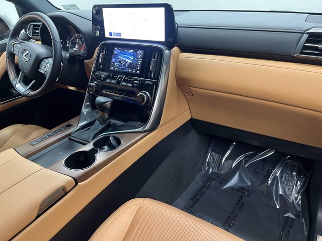 Certified 2024 Lexus LX 600 4WD w/ Luxury Package image 12
