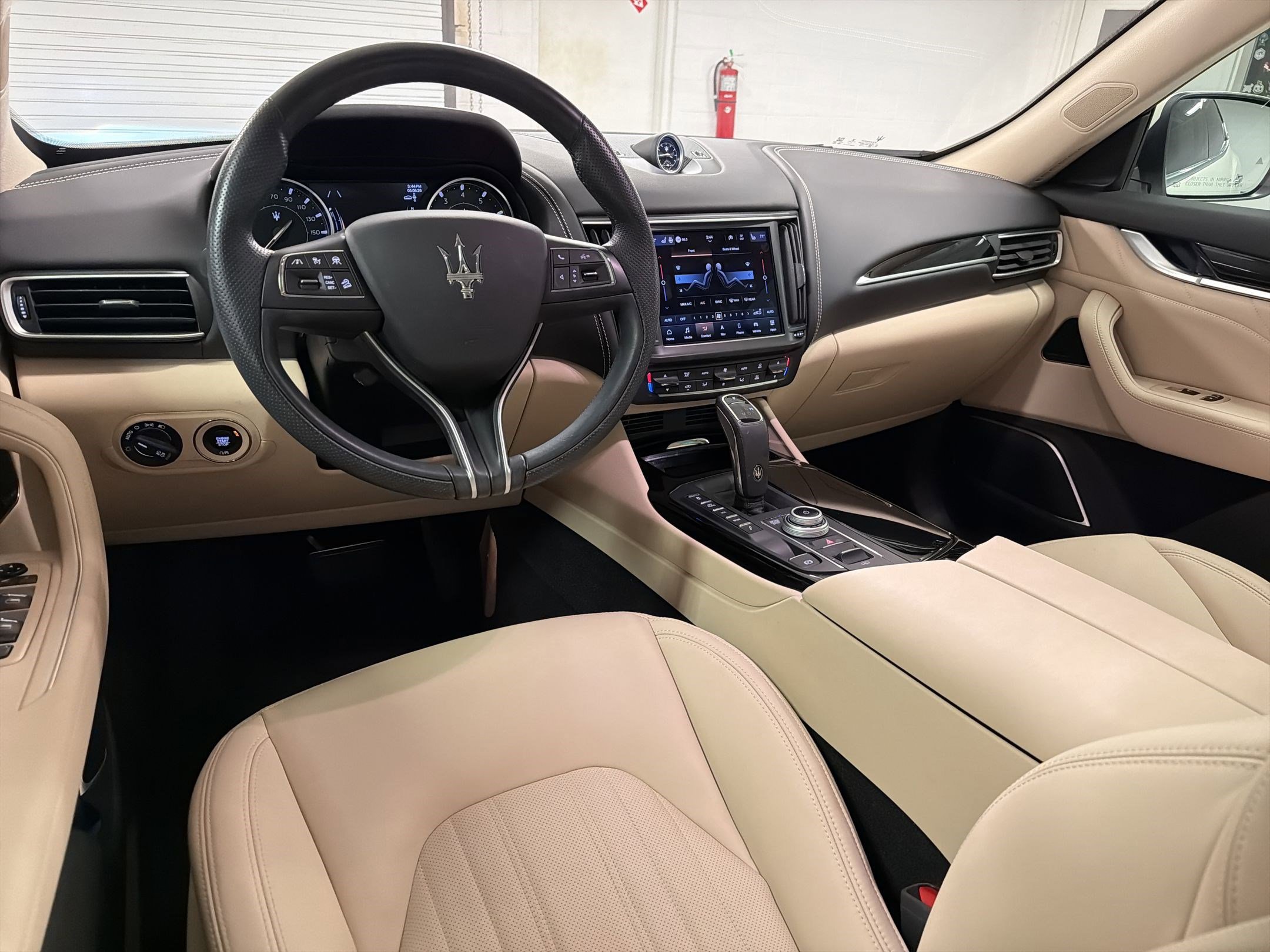 Used 2022 Maserati Levante GT AWD/4WD image 28