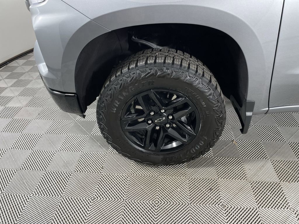 Used 2025 Chevrolet Silverado 1500 LT Trail Boss w/ LT Trail Boss Premium Package image 32