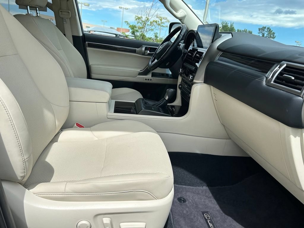 Used 2023 Lexus GX 460 Premium w/ Premium Package AWD/4WD image 32