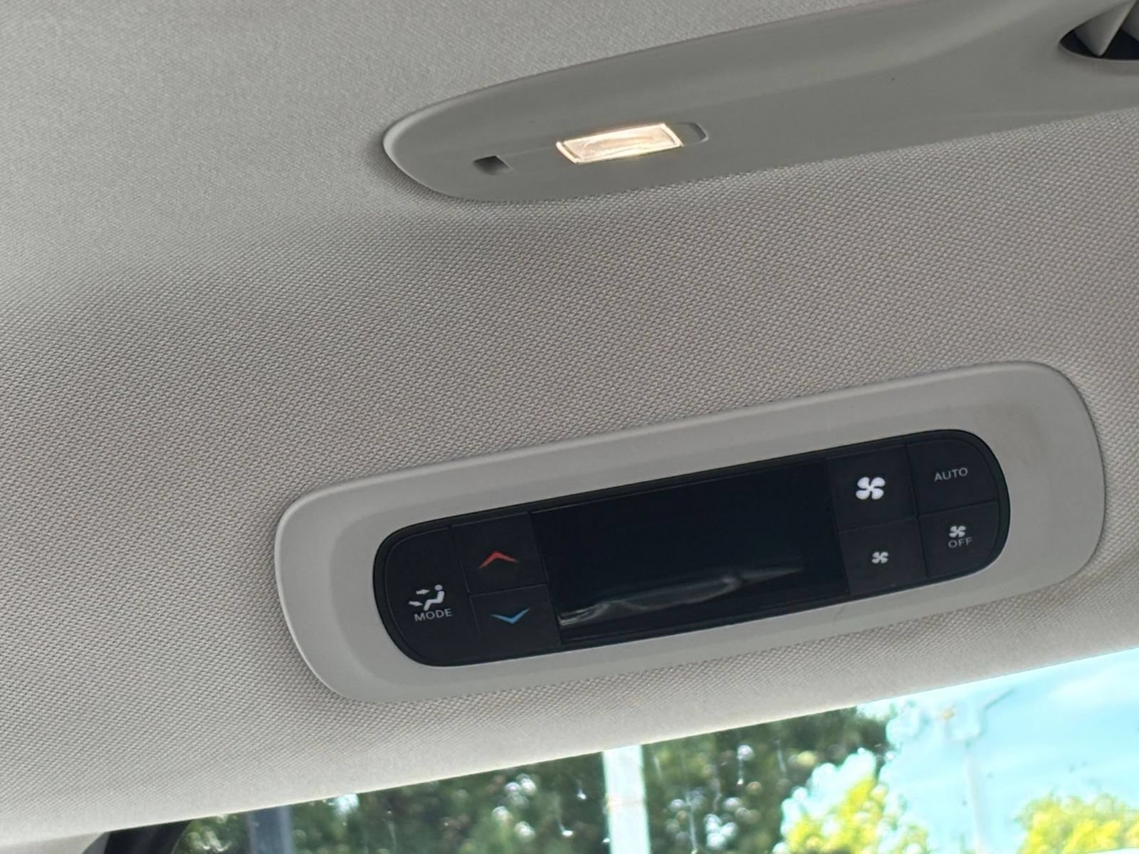 Used 2024 Chrysler Pacifica Touring-L FWD image 24