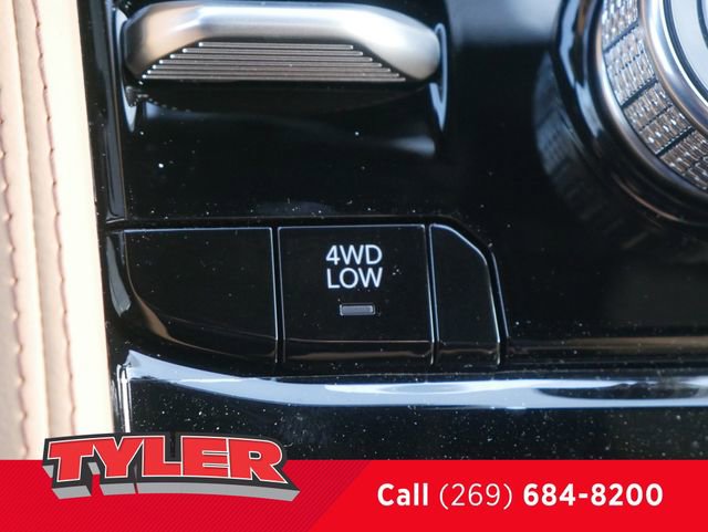 New 2026 Jeep Grand Cherokee Summit image 39