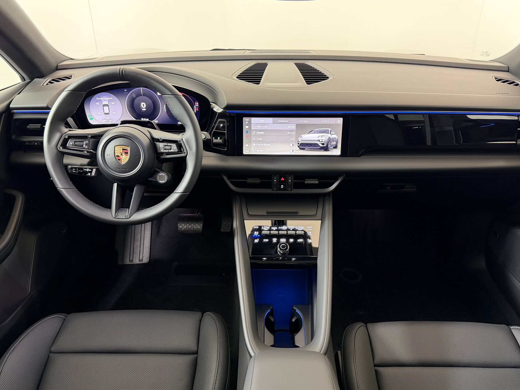 Used 2026 Porsche Macan Electric RWD image 29