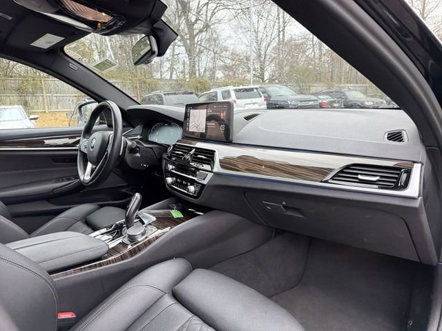 Used 2023 BMW 530e xDrive image 21