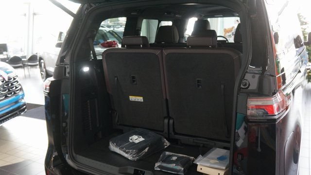 New 2025 Volkswagen ID. Buzz Pro S RWD image 19