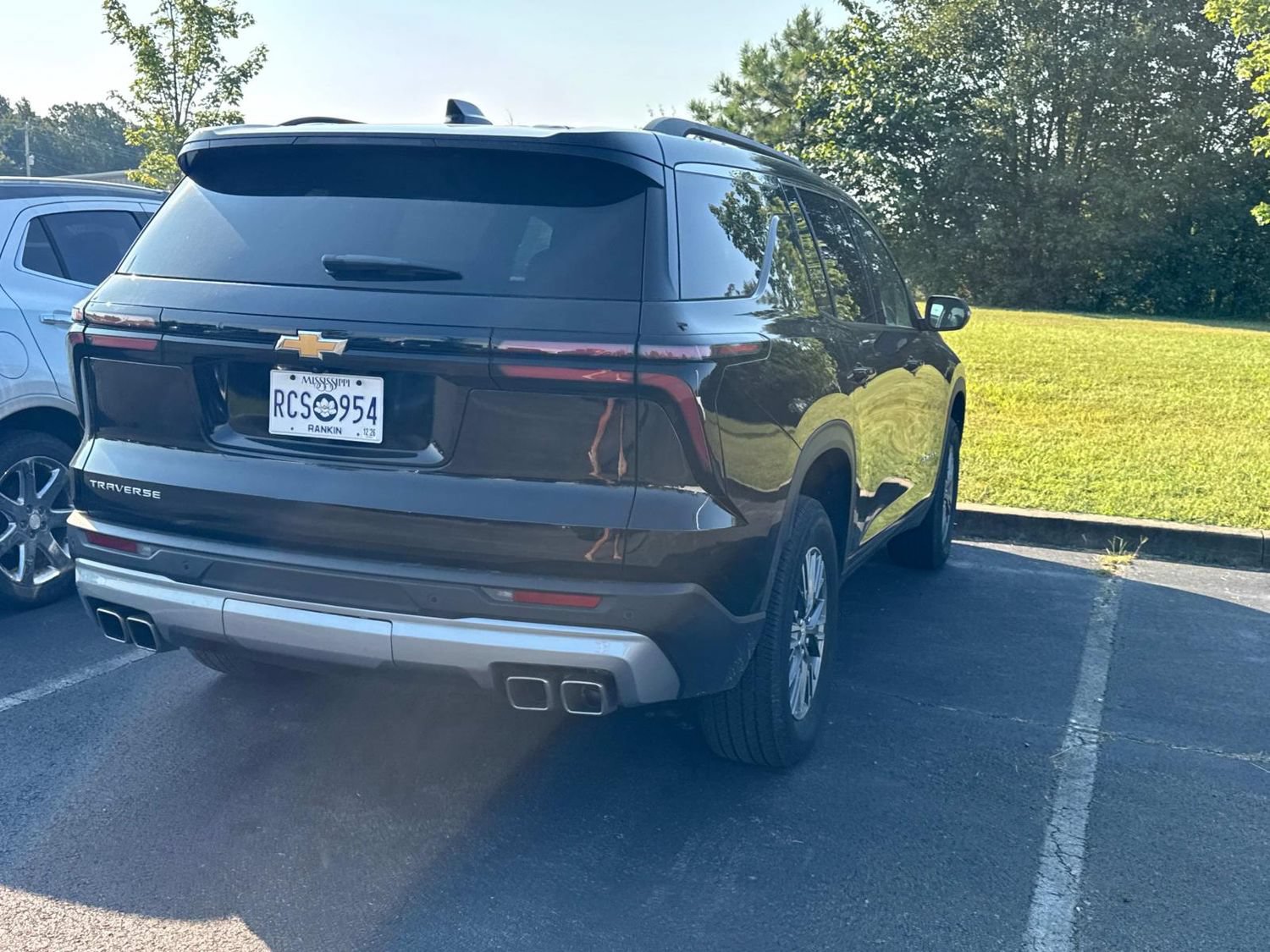 Used 2025 Chevrolet Traverse LT FWD image 11