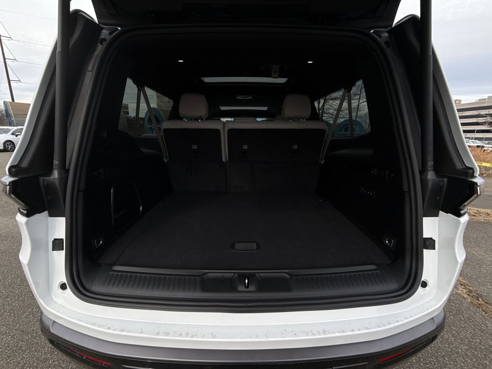 New 2026 Jeep Grand Wagoneer L 4WD w/ Premium Group I image 27