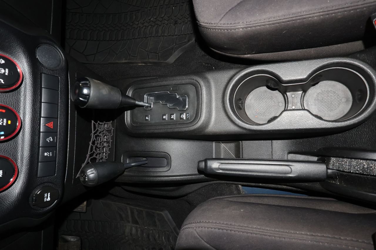 Used 2013 Jeep Wrangler Sport AWD/4WD image 9