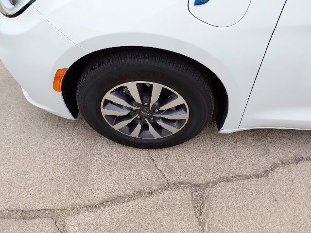 Used 2022 Chrysler Pacifica Touring-L image 35