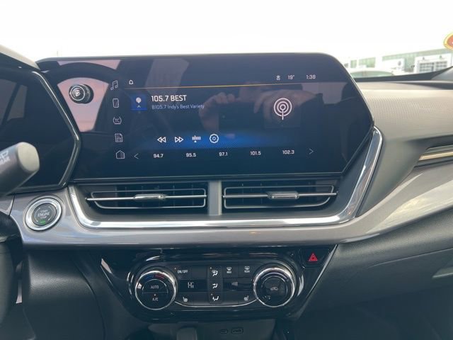 Used 2025 Chevrolet Trax ACTIV w/ Driver Confidence Package image 16