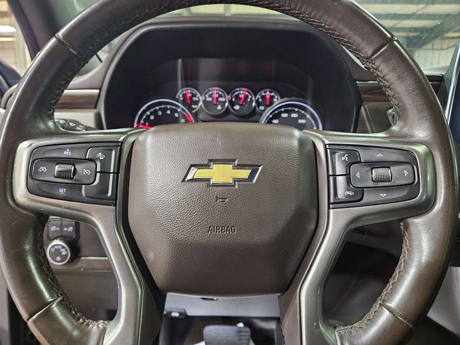 Used 2021 Chevrolet Suburban LT RWD image 11