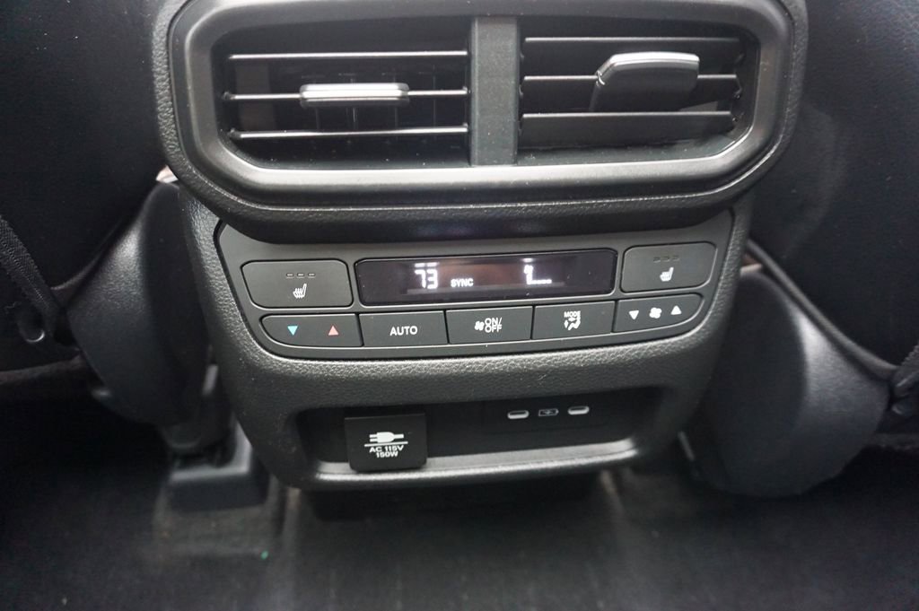 Used 2024 Honda Pilot Elite image 18