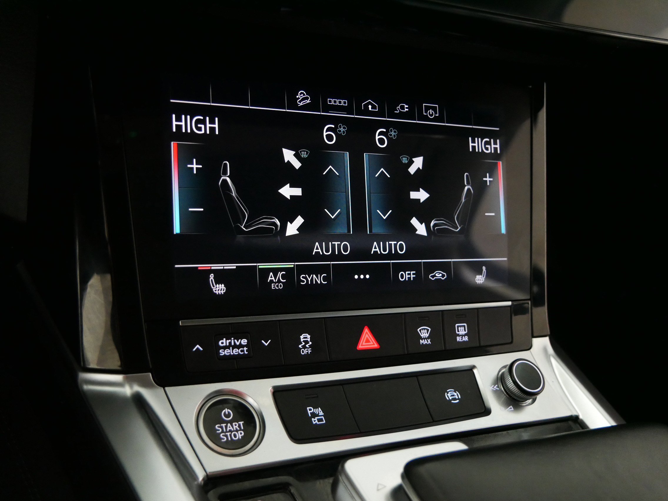 Used 2021 Audi e-tron Premium w/ Towing Package image 23