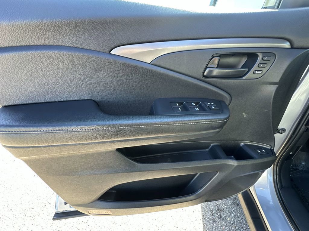 Used 2023 Honda Passport EX-L image 21