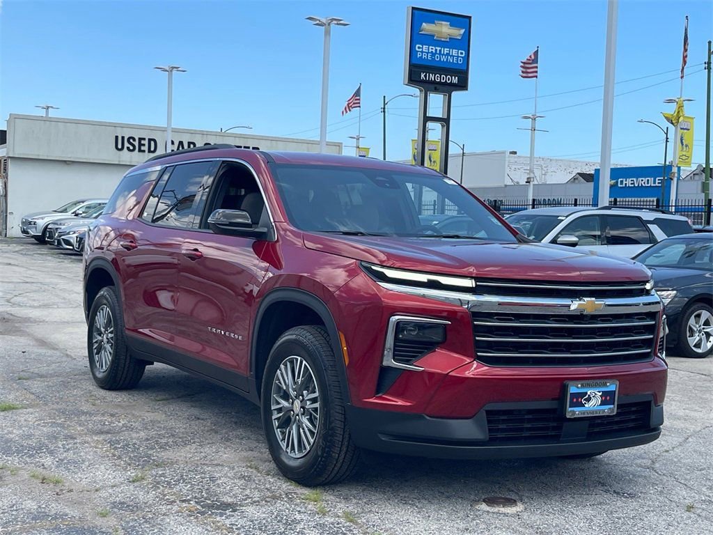 New 2025 Chevrolet Traverse LT w/ LPO, Floor Liner Package