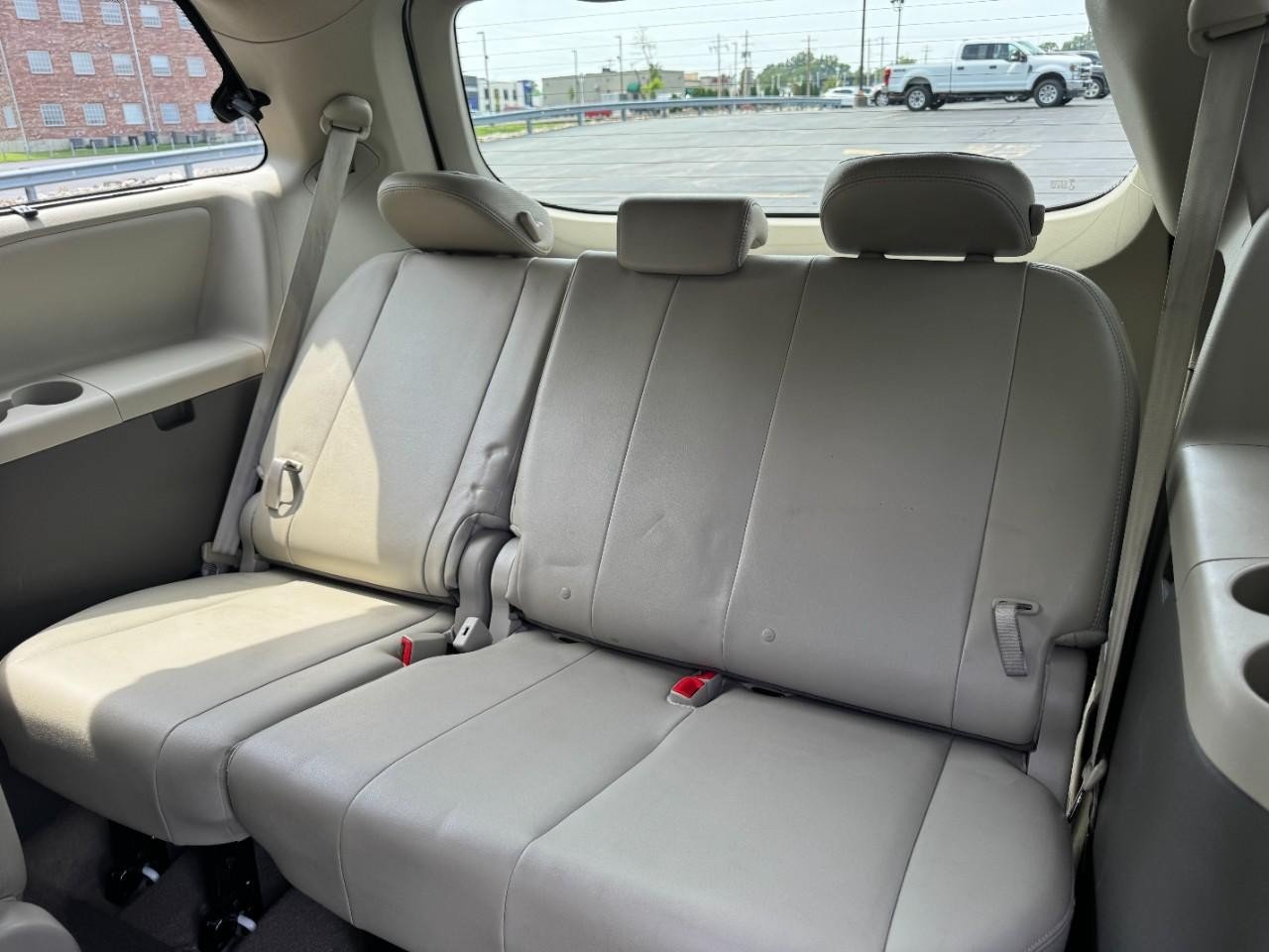 Used 2014 Toyota Sienna XLE FWD image 14