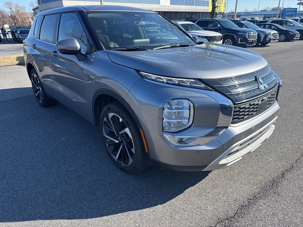 Used 2024 Mitsubishi Outlander SE
