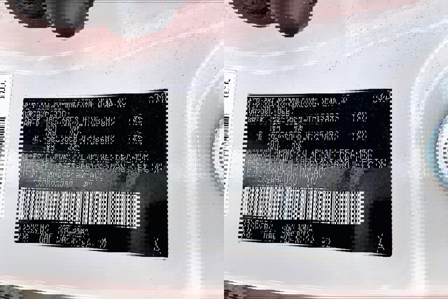 Used 2020 Toyota Highlander XLE AWD/4WD image 36