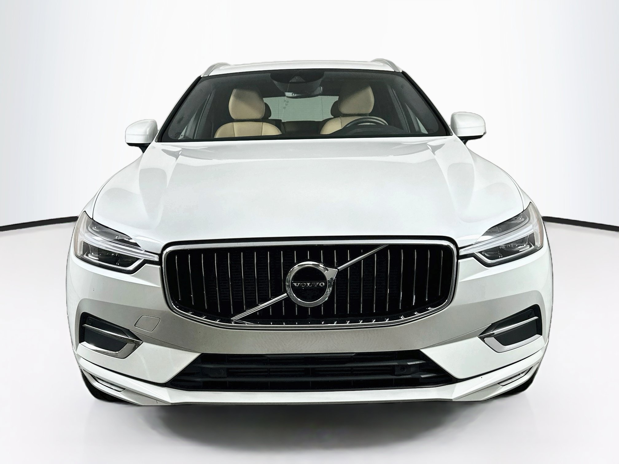 Used 2018 Volvo XC60 T5 Inscription w/ Convenience Package AWD/4WD image 2