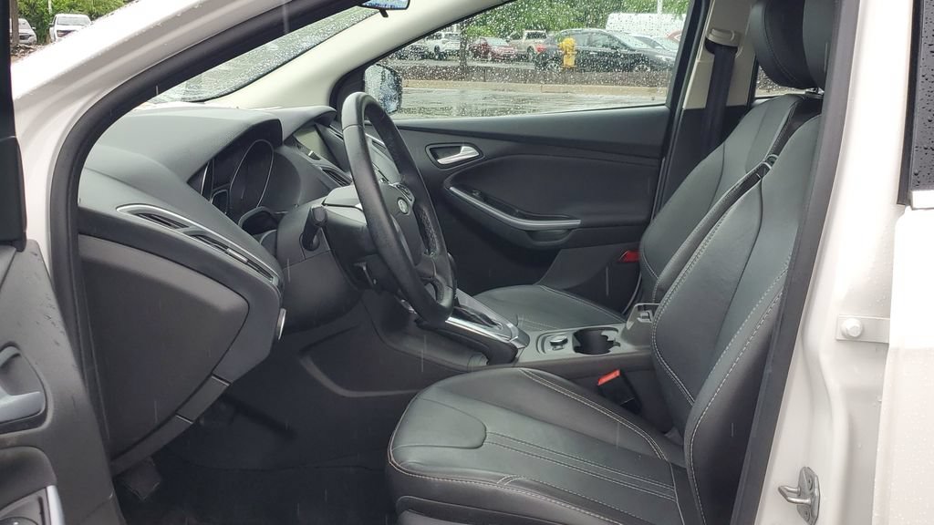 Used 2013 Ford Focus Titanium FWD image 7