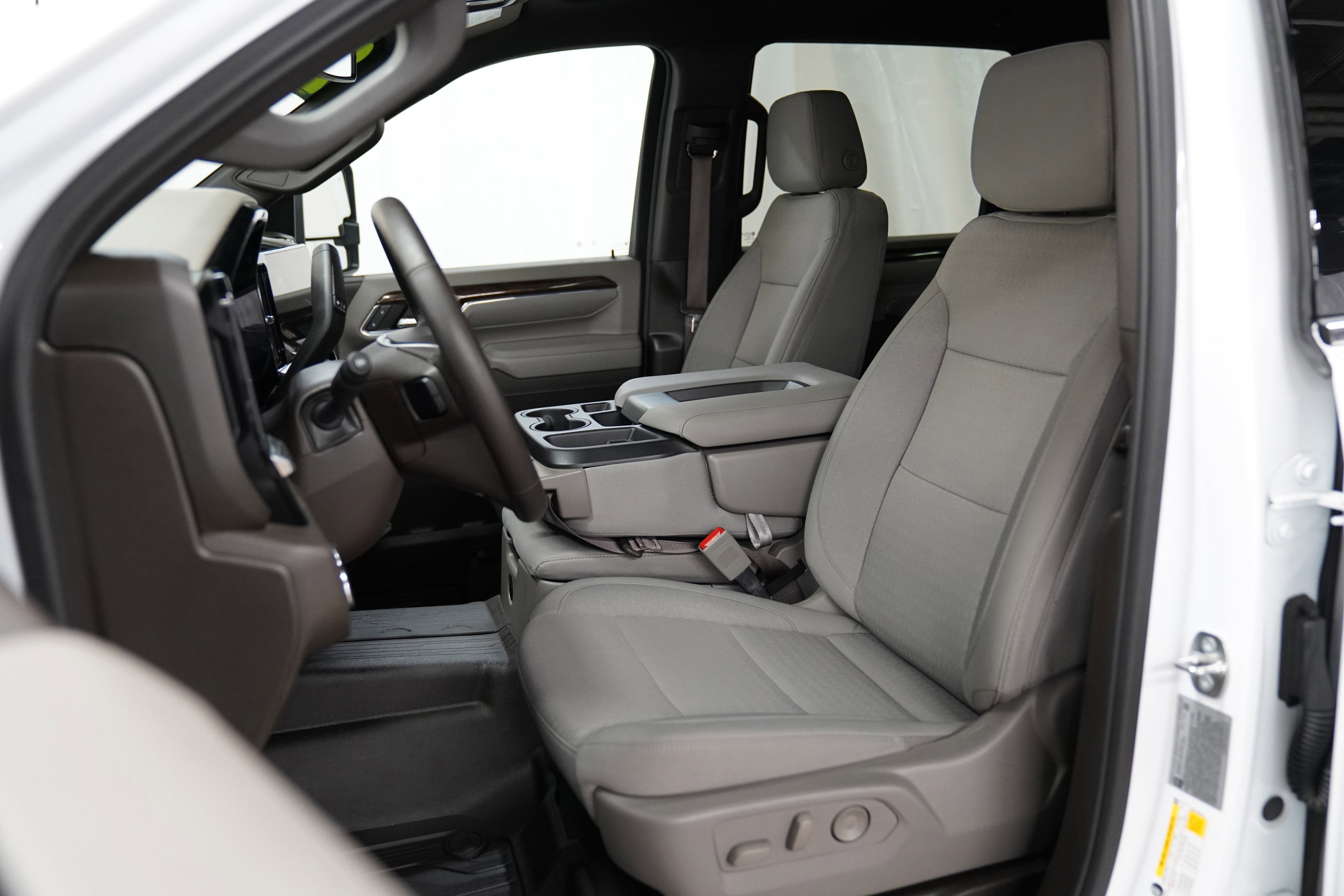 Used 2024 GMC Sierra 3500 SLE image 4