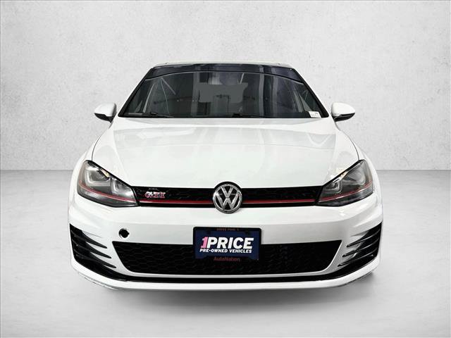 Used 2017 Volkswagen Golf 4-Door FWD image 2