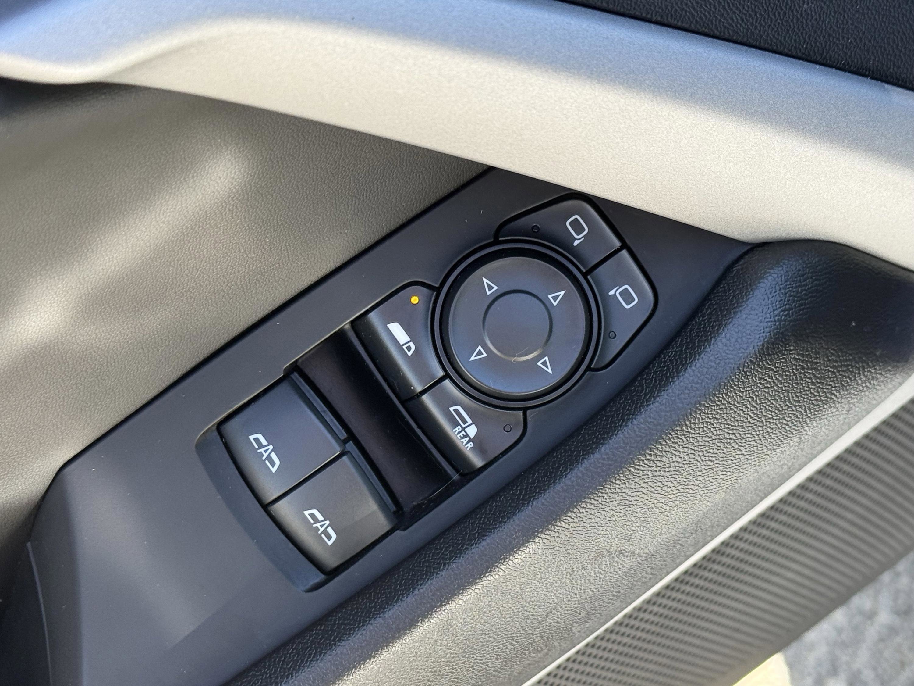 Used 2021 Chevrolet Camaro LT RWD image 16