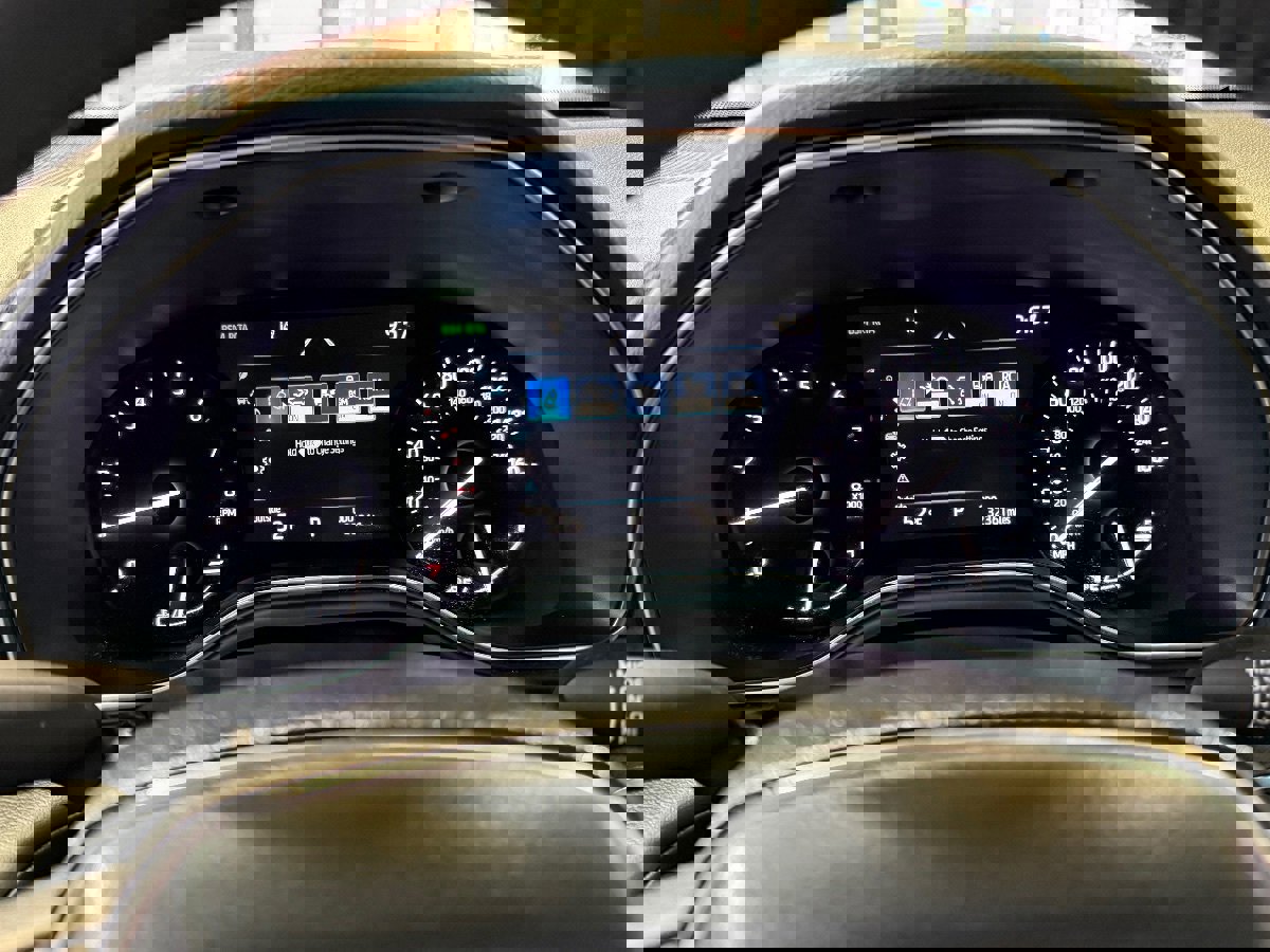 Used 2022 Toyota Avalon XLE image 12