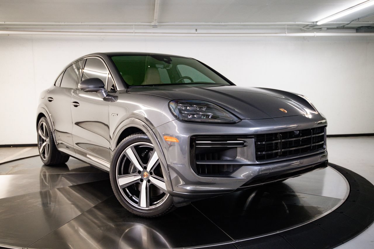Certified 2024 Porsche Cayenne Turbo AWD/4WD image 9