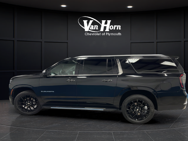 Used 2025 Chevrolet Suburban Premier AWD/4WD image 4