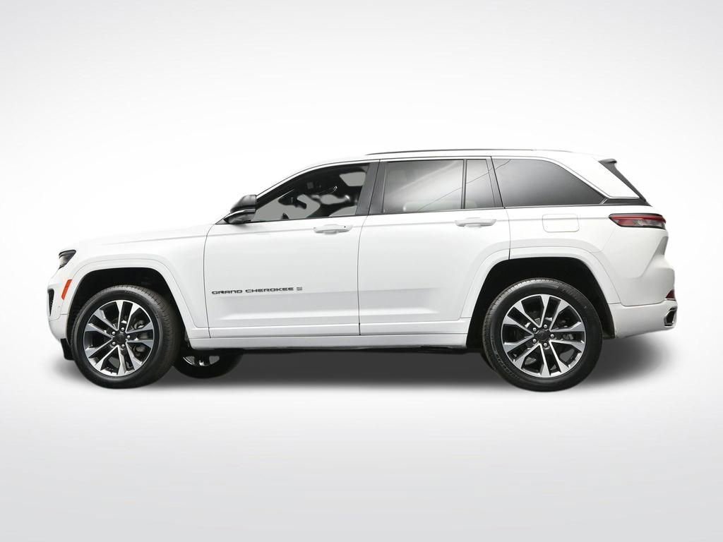 Used 2022 Jeep Grand Cherokee Overland w/ Adv Protech Group III image 26
