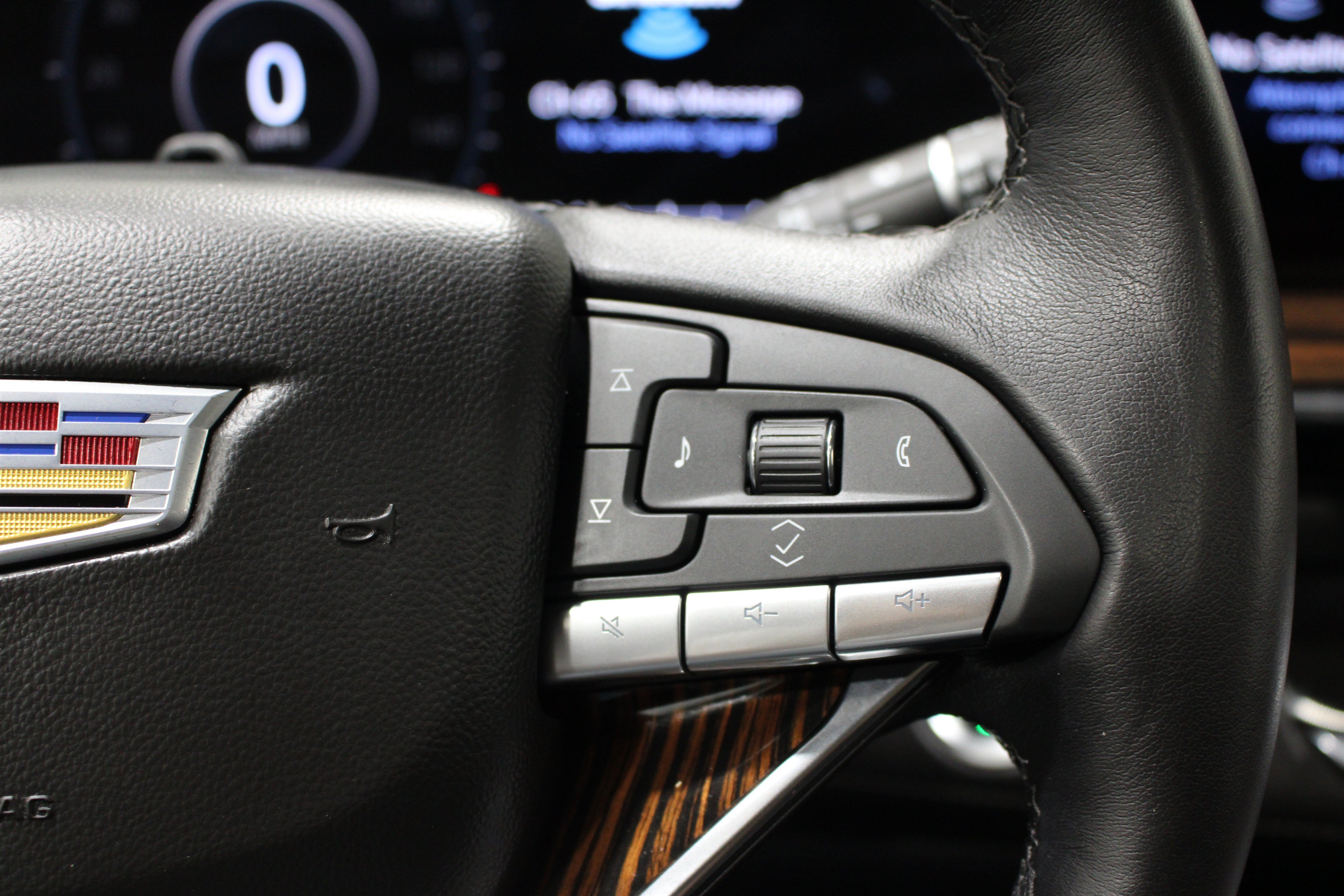 Certified 2024 Cadillac Escalade Premium Luxury w/ Performance Package AWD/4WD image 13
