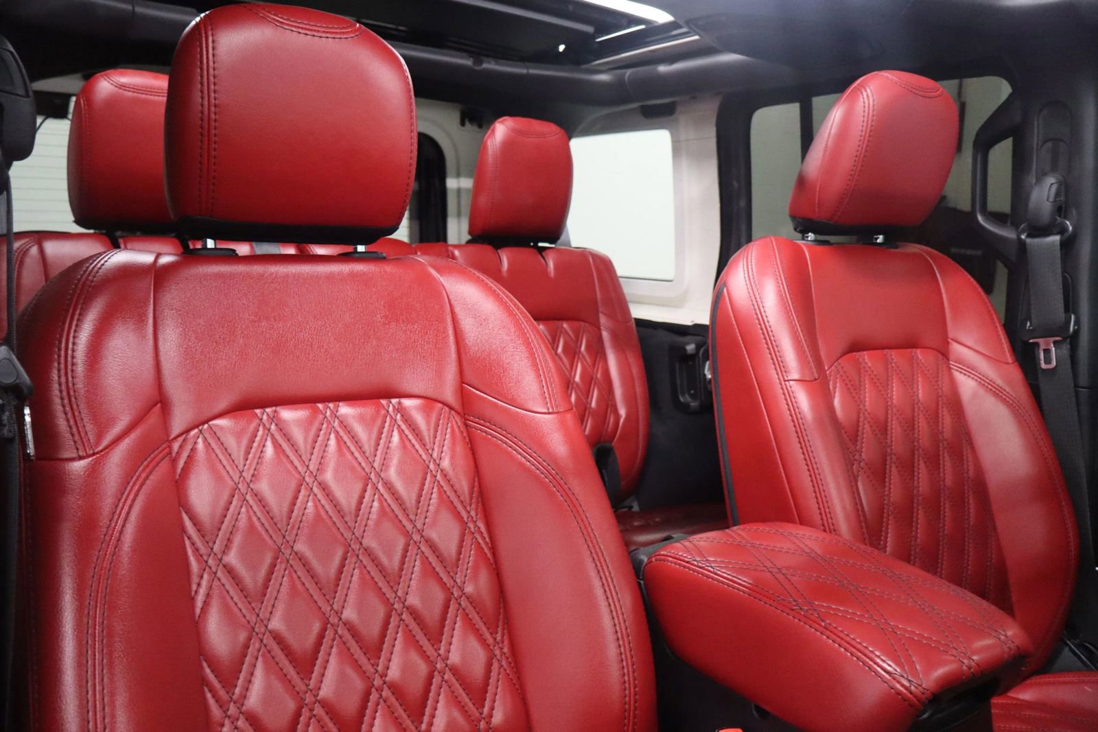 Used 2019 Jeep Wrangler Unlimited Sahara w/ Quick Order Package 24M Moab AWD/4WD image 33