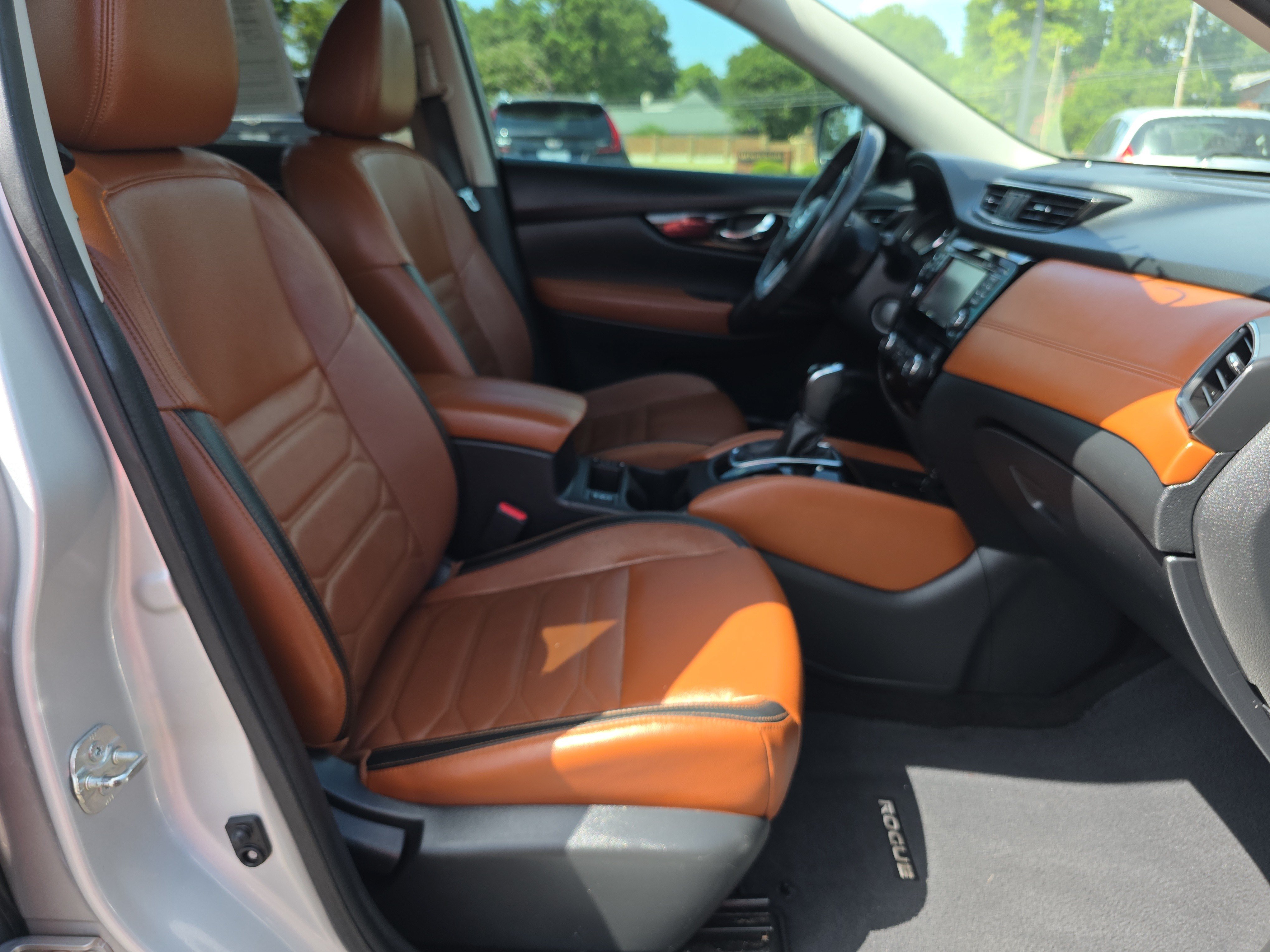 Used 2017 Nissan Rogue SL w/ SL Premium Package FWD image 15