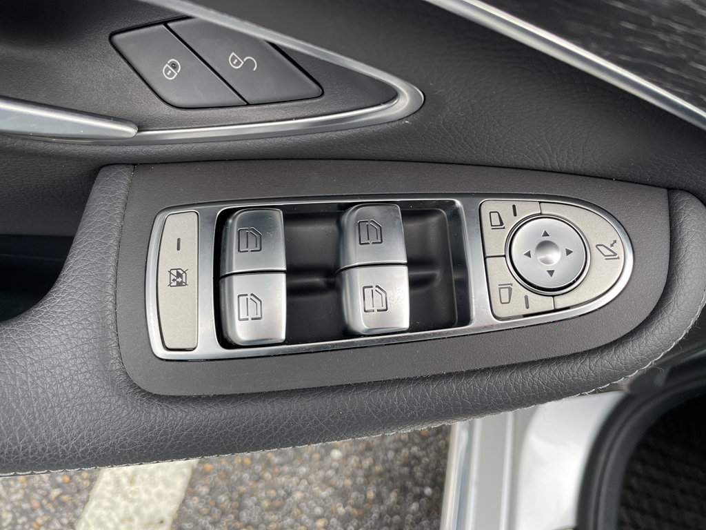 Used 2021 Mercedes-Benz C 300 Sedan image 9