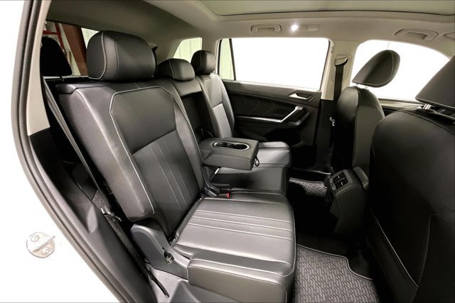Used 2024 Volkswagen Tiguan SE w/ Panoramic Sunroof Package FWD image 27