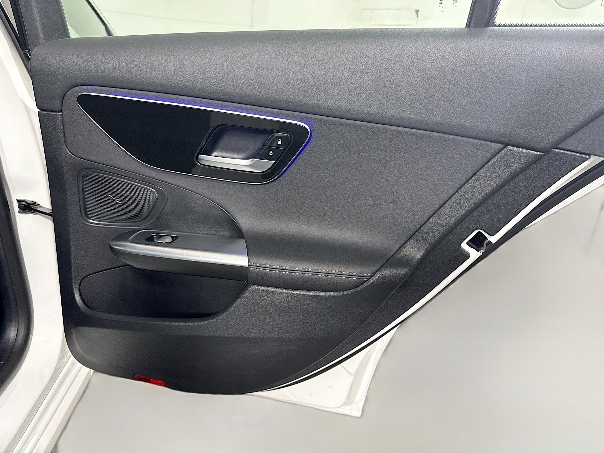 Used 2025 Mercedes-Benz C 300 4MATIC Sedan image 28