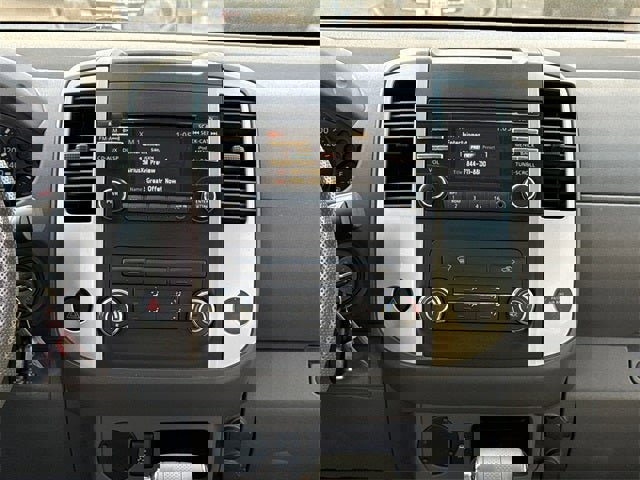 Used 2014 Nissan Frontier SV image 15