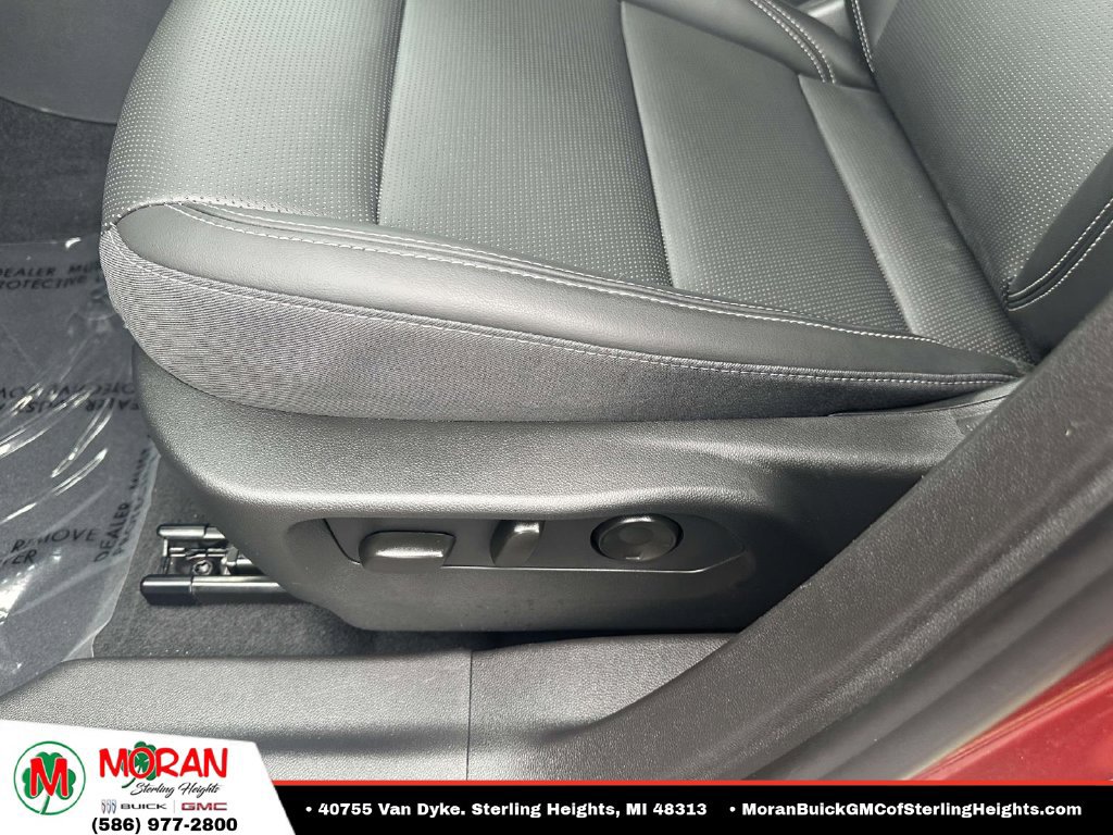 Certified 2024 Buick Envision Preferred AWD/4WD image 18