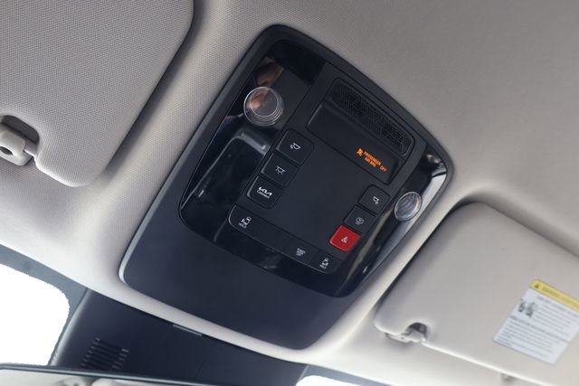 Certified 2025 Kia Carnival image 23