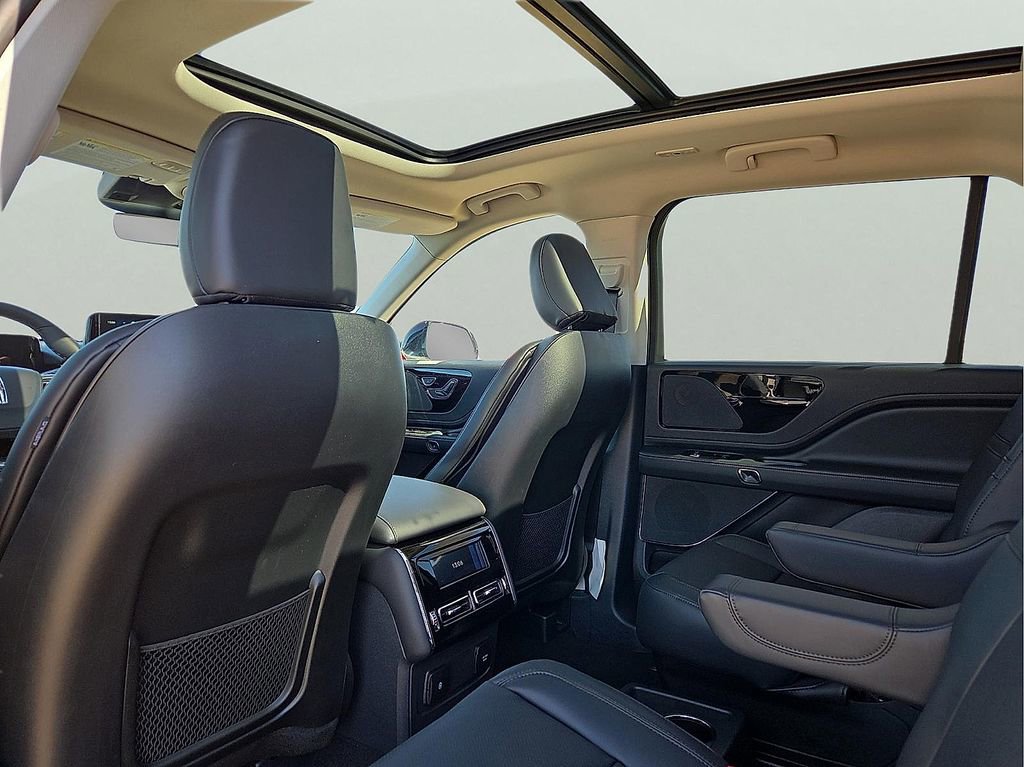New 2026 Lincoln Aviator 2WD image 10