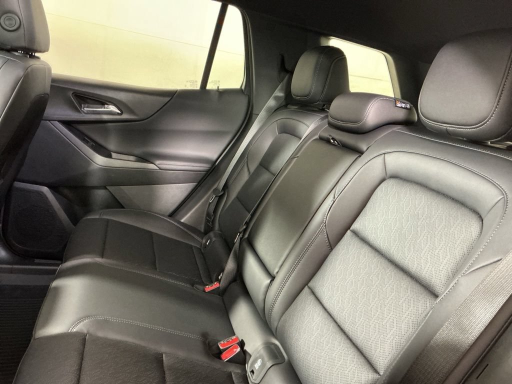 New 2027 Chevrolet Equinox LT w/ Convenience Package II AWD/4WD image 8