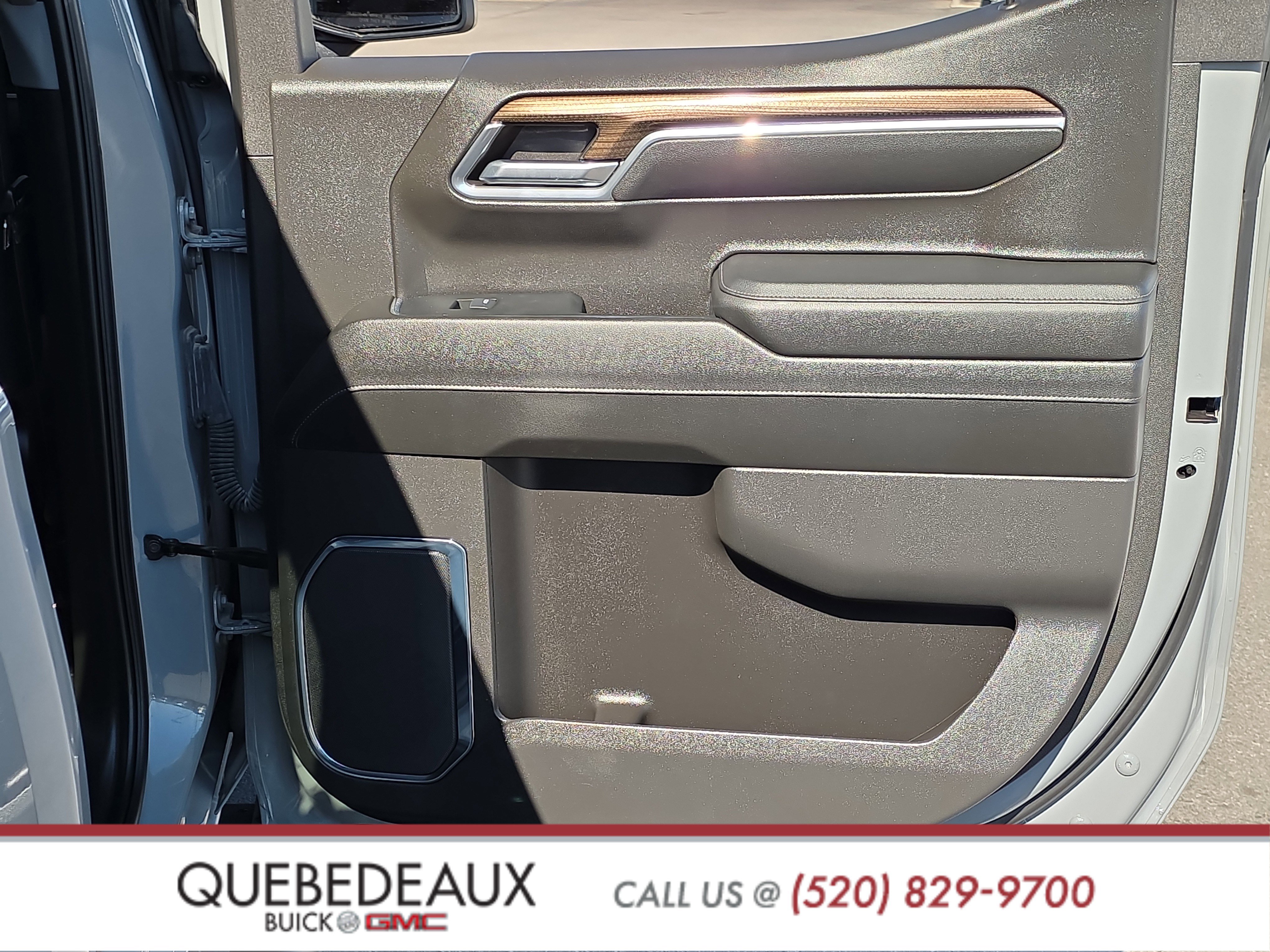Used 2024 Chevrolet Silverado 1500 LT Trail Boss w/ Dark Appearance Package AWD/4WD image 27