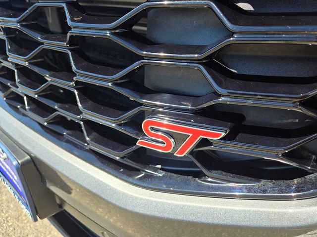 Certified 2025 Ford Explorer ST AWD/4WD image 9